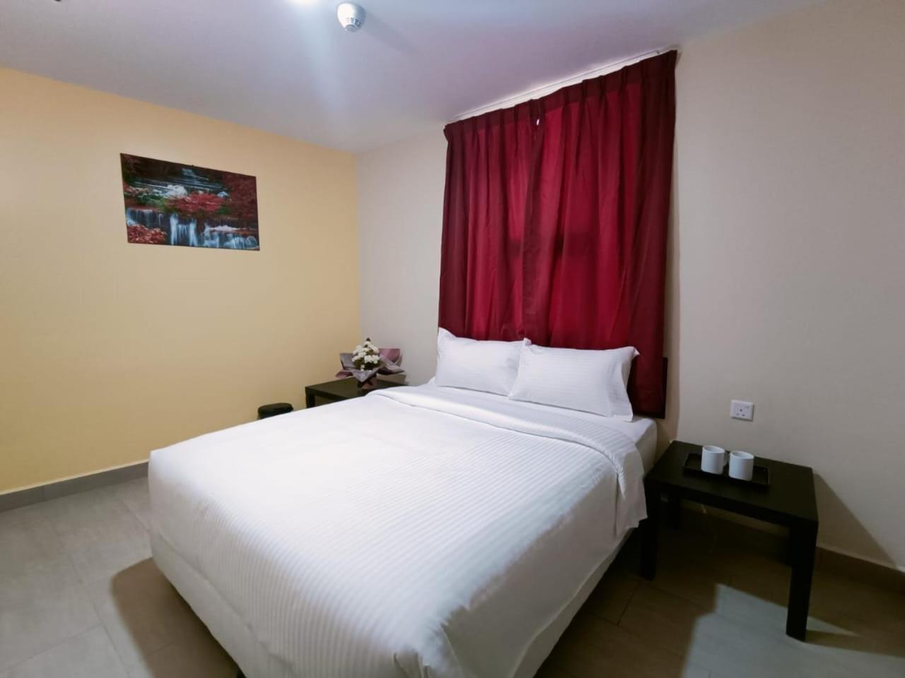 Capital O 90897 Island City Hotel Τζωρτζ Τάουν Εξωτερικό φωτογραφία