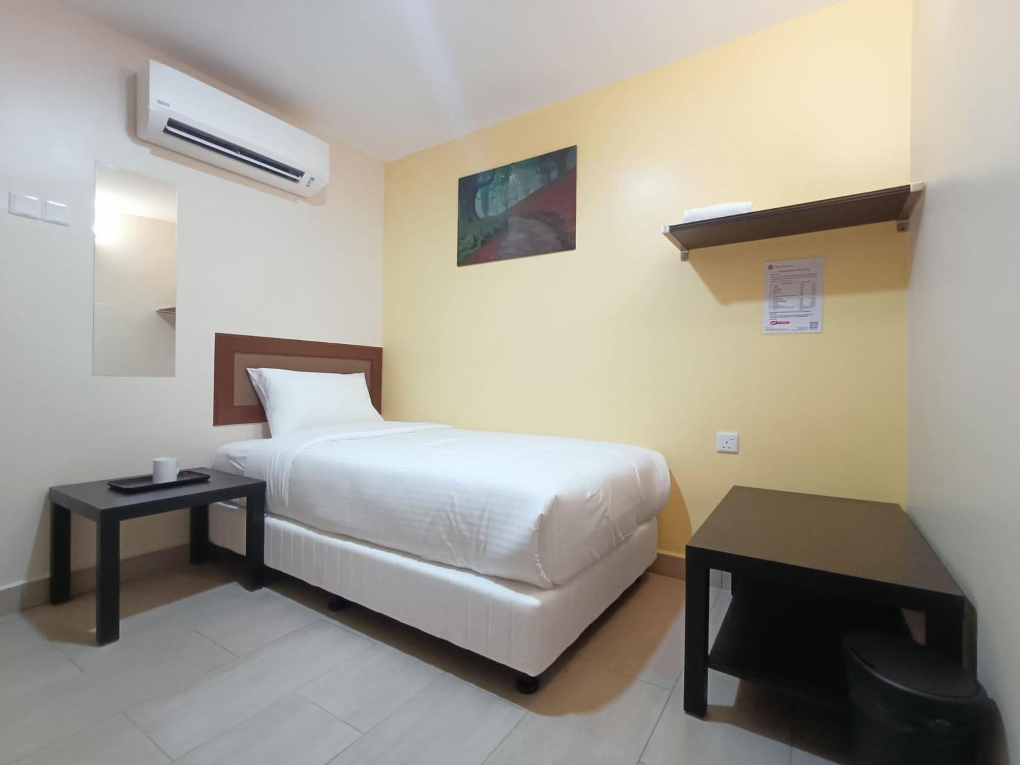 Capital O 90897 Island City Hotel Τζωρτζ Τάουν Εξωτερικό φωτογραφία
