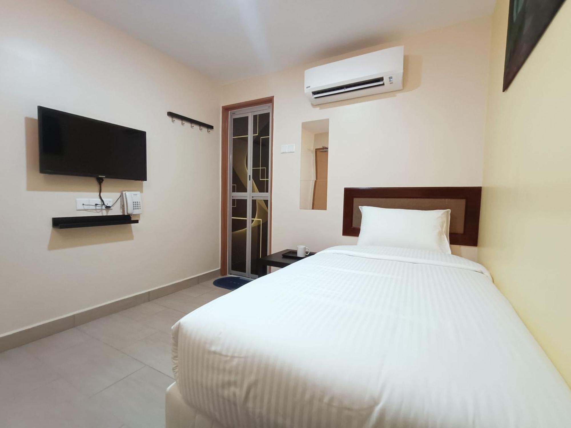 Capital O 90897 Island City Hotel Τζωρτζ Τάουν Εξωτερικό φωτογραφία