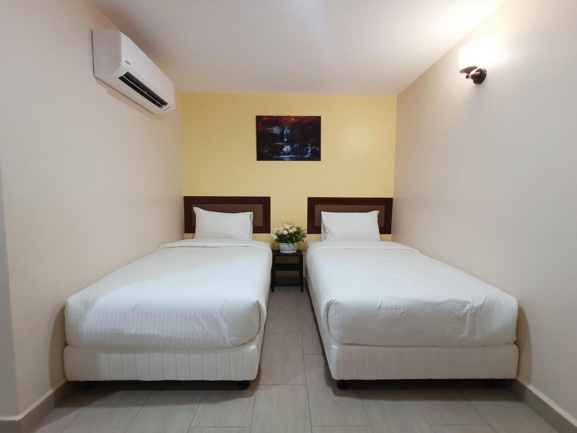 Capital O 90897 Island City Hotel Τζωρτζ Τάουν Εξωτερικό φωτογραφία