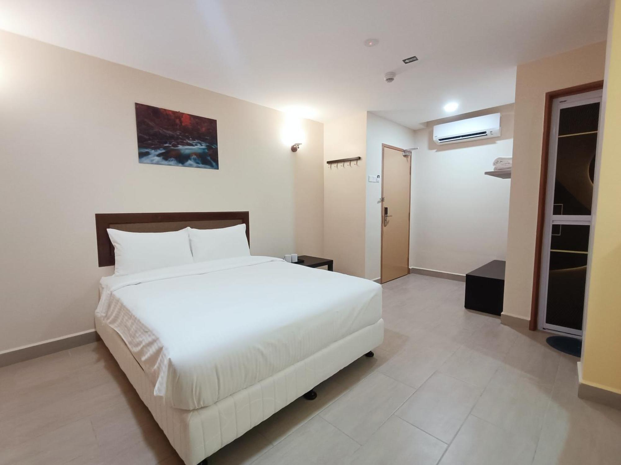 Capital O 90897 Island City Hotel Τζωρτζ Τάουν Εξωτερικό φωτογραφία