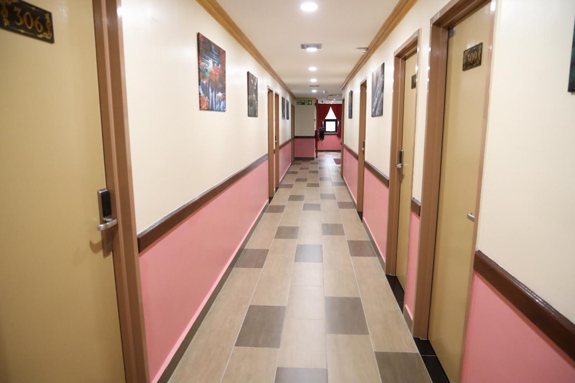 Capital O 90897 Island City Hotel Τζωρτζ Τάουν Εξωτερικό φωτογραφία