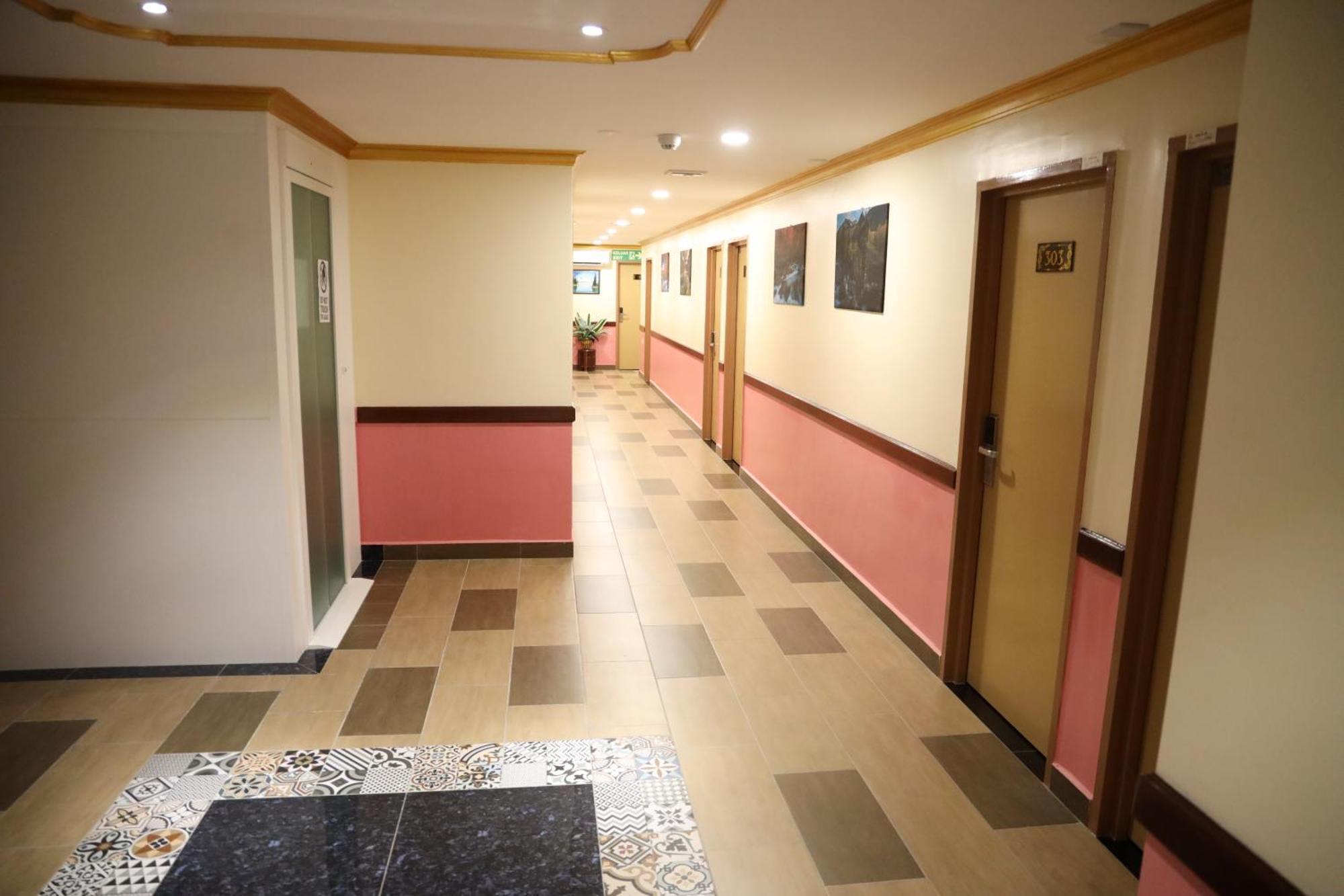 Capital O 90897 Island City Hotel Τζωρτζ Τάουν Εξωτερικό φωτογραφία