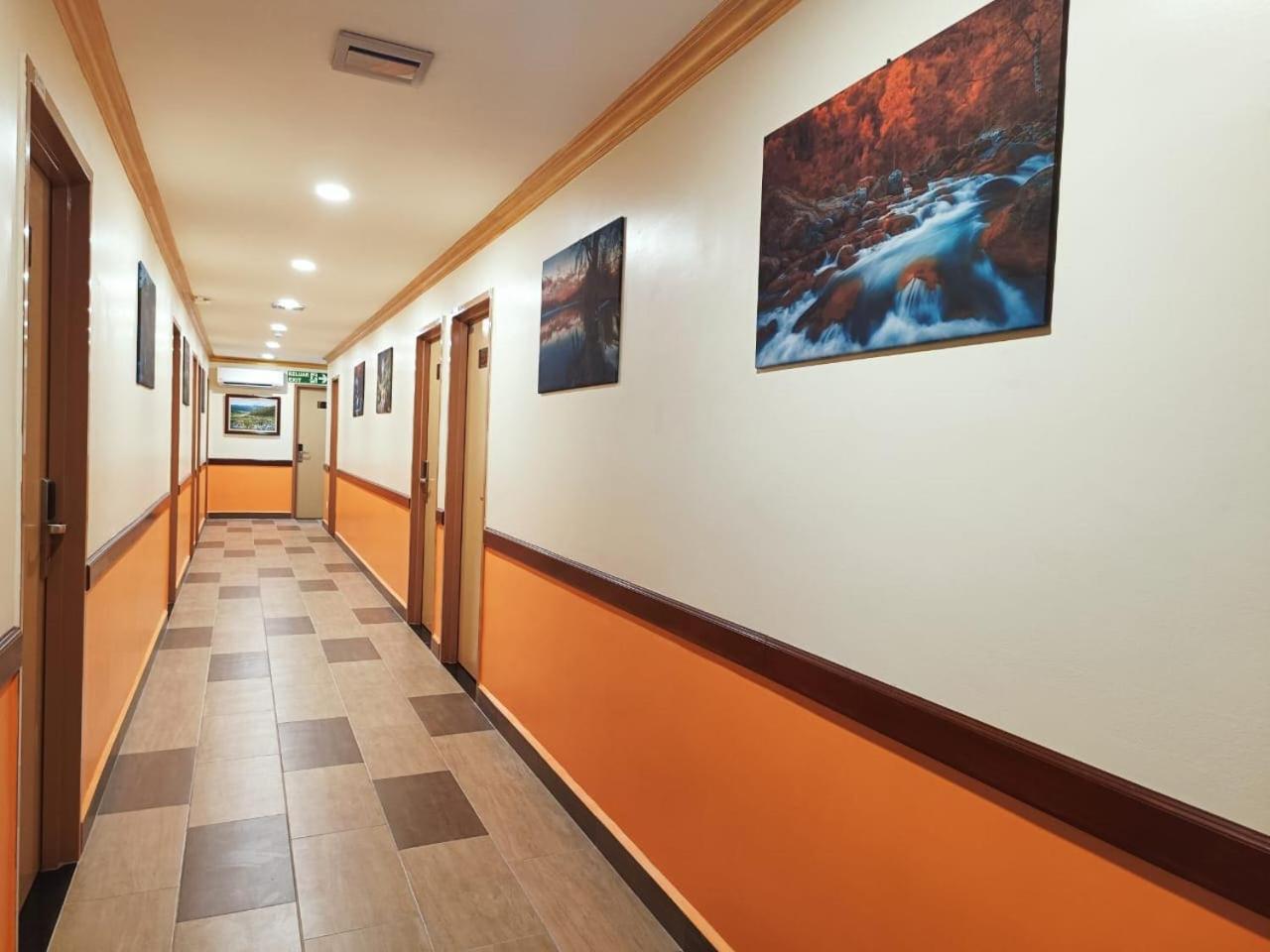 Capital O 90897 Island City Hotel Τζωρτζ Τάουν Εξωτερικό φωτογραφία
