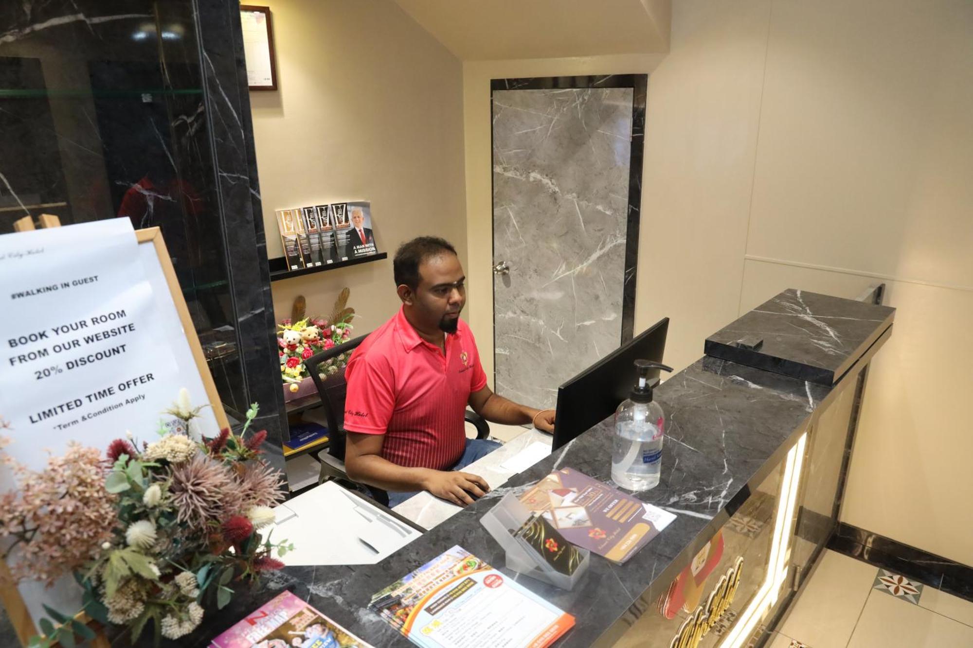 Capital O 90897 Island City Hotel Τζωρτζ Τάουν Εξωτερικό φωτογραφία